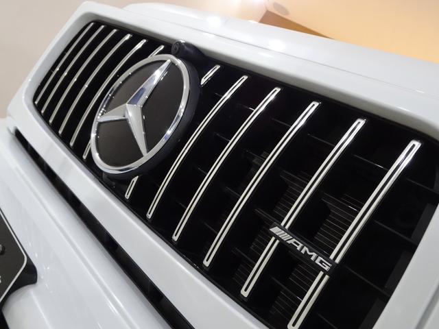 Ｇクラス Ｇ４００ｄ　ＡＭＧライン　Ｇ６３仕様／オパリスホワイト／ＶＯＳＳＥＮ２２ＡＷ／ＡＭＧライン／Ｇｍａｎｕｆａｋｔｕｒ／ラグジュアリーＰＫＧ／ダイヤモンドステッチナッパレザー／アダプティブダンピング／ローウェンＦスポ／ＯＰリアスポ（26枚目）