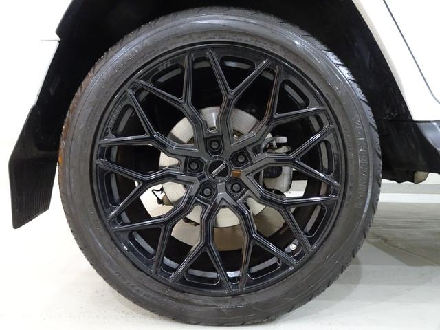 Ｇクラス Ｇ４００ｄ　ＡＭＧライン　Ｇ６３仕様／オパリスホワイト／ＶＯＳＳＥＮ２２ＡＷ／ＡＭＧライン／Ｇｍａｎｕｆａｋｔｕｒ／ラグジュアリーＰＫＧ／ダイヤモンドステッチナッパレザー／アダプティブダンピング／ローウェンＦスポ／ＯＰリアスポ（30枚目）