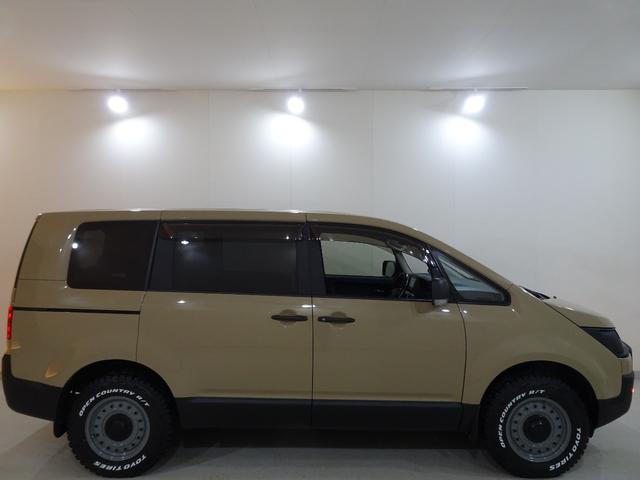 デリカＤ：５ シャモニー　４ＷＤ／本州仕入／寒冷地仕様／自社ベージュ全塗装／新角目キット／ＤＥＡＮ＆新オプカン／新マーカー／９型ナビＴＶブルートゥースＤＶＤ／１０型フリップＭ／サイド＆バックカメラ／ハーフ革＆ヒーター／両側電動（16枚目）