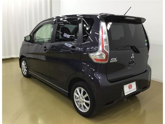 リヤのガラスはプライバシーガラスになっており、スタイルと快適性を兼ね備えた一台です！