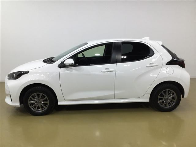 ヤリス X 4WD ディスプレイオーディオ レーダークルーズコントロール 夏タイヤ積込 TSS オートマチックハイビーム スマートキー(3枚目)