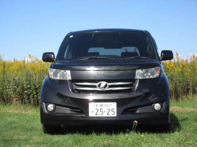 bB Z Qバージョン 4WD・ベンチシート・フルフラット・CD・キーレス・スマートキー・盗難防止システム・衝突安全ボディ・エアバッグ(運転席・助手席)・パワーステアリング・パワーウィンドウ(2枚目)