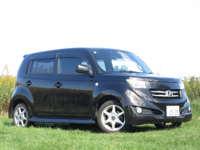 bB Z Qバージョン 4WD・ベンチシート・フルフラット・CD・キーレス・スマートキー・盗難防止システム・衝突安全ボディ・エアバッグ(運転席・助手席)・パワーステアリング・パワーウィンドウ(6枚目)