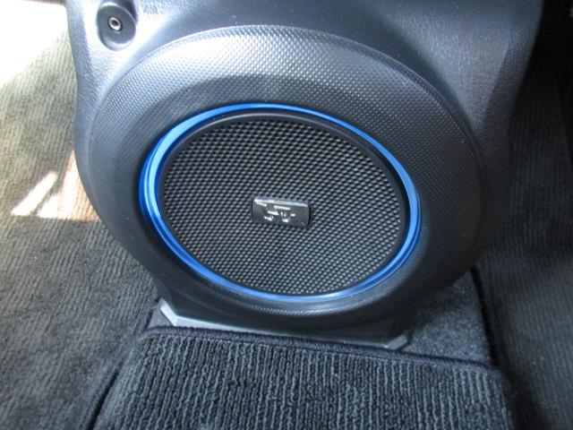 bB Z Qバージョン 4WD・ベンチシート・フルフラット・CD・キーレス・スマートキー・盗難防止システム・衝突安全ボディ・エアバッグ(運転席・助手席)・パワーステアリング・パワーウィンドウ(12枚目)