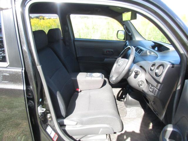 bB Z Qバージョン 4WD・ベンチシート・フルフラット・CD・キーレス・スマートキー・盗難防止システム・衝突安全ボディ・エアバッグ(運転席・助手席)・パワーステアリング・パワーウィンドウ(18枚目)