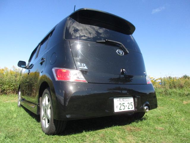 bB Z Qバージョン 4WD・ベンチシート・フルフラット・CD・キーレス・スマートキー・盗難防止システム・衝突安全ボディ・エアバッグ(運転席・助手席)・パワーステアリング・パワーウィンドウ(22枚目)