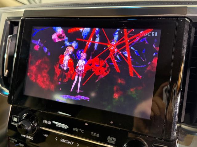 アルファード ２．５Ｇ　バックモニター　エアバッグ　横滑り防止機能　ＡＢＳ　オートクルーズコントロール　電動シート　地デジ　アイドリングストップ　パワーバックドア　ＬＥＤライト　ＥＴＣ　スマートキー　３列シート　ＤＶＤ（6枚目）