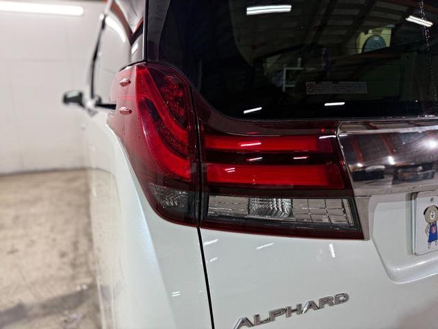 アルファード ２．５Ｇ　バックモニター　エアバッグ　横滑り防止機能　ＡＢＳ　オートクルーズコントロール　電動シート　地デジ　アイドリングストップ　パワーバックドア　ＬＥＤライト　ＥＴＣ　スマートキー　３列シート　ＤＶＤ（39枚目）
