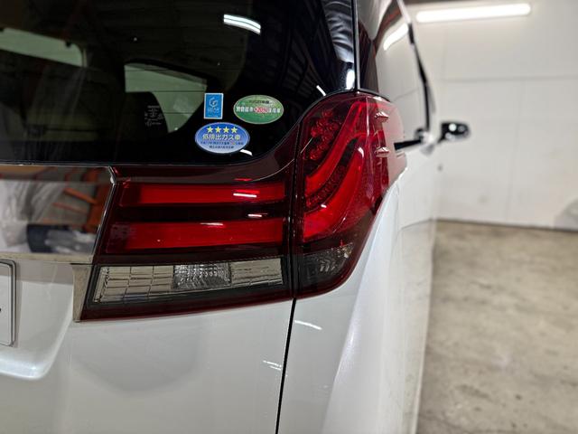 アルファード ２．５Ｇ　バックモニター　エアバッグ　横滑り防止機能　ＡＢＳ　オートクルーズコントロール　電動シート　地デジ　アイドリングストップ　パワーバックドア　ＬＥＤライト　ＥＴＣ　スマートキー　３列シート　ＤＶＤ（40枚目）