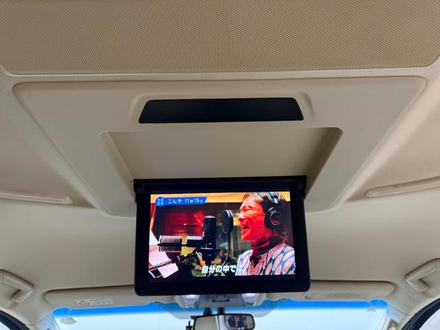 アルファード ２．５Ｇ　バックモニター　エアバッグ　横滑り防止機能　ＡＢＳ　オートクルーズコントロール　電動シート　地デジ　アイドリングストップ　パワーバックドア　ＬＥＤライト　ＥＴＣ　スマートキー　３列シート　ＤＶＤ（49枚目）