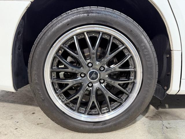 アルファード ２．５Ｇ　バックモニター　エアバッグ　横滑り防止機能　ＡＢＳ　オートクルーズコントロール　電動シート　地デジ　アイドリングストップ　パワーバックドア　ＬＥＤライト　ＥＴＣ　スマートキー　３列シート　ＤＶＤ（56枚目）