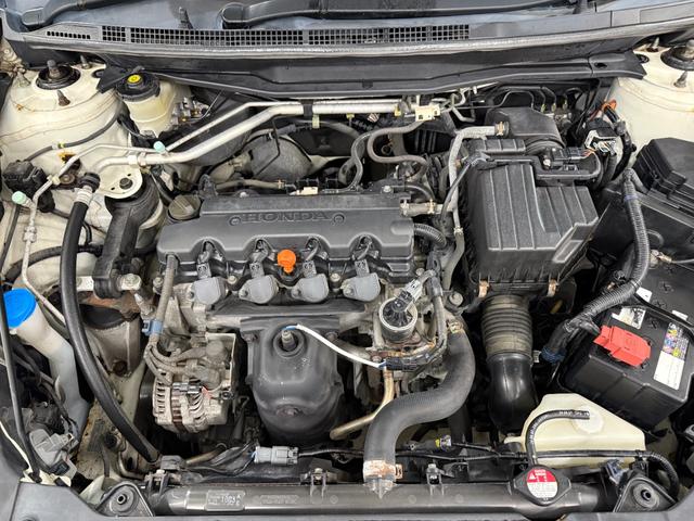 ストリーム RSZ キーレス 4WD アルミホイール(4枚目)