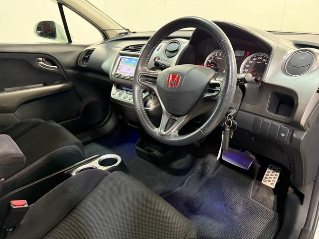 ストリーム RSZ キーレス 4WD アルミホイール(11枚目)