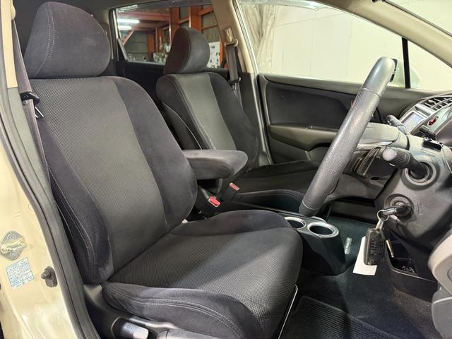 ストリーム RSZ キーレス 4WD アルミホイール(12枚目)