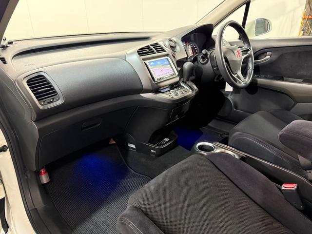 ストリーム RSZ キーレス 4WD アルミホイール(13枚目)