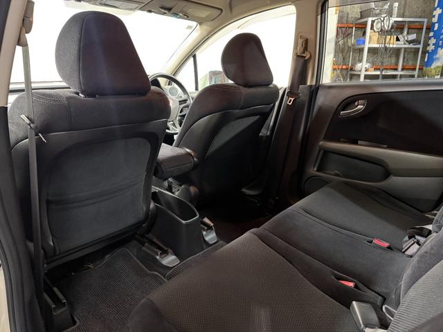 ストリーム RSZ キーレス 4WD アルミホイール(15枚目)