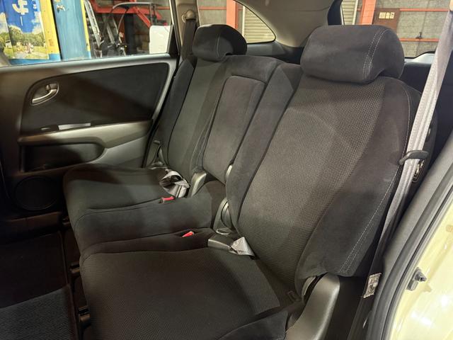 ストリーム RSZ キーレス 4WD アルミホイール(16枚目)