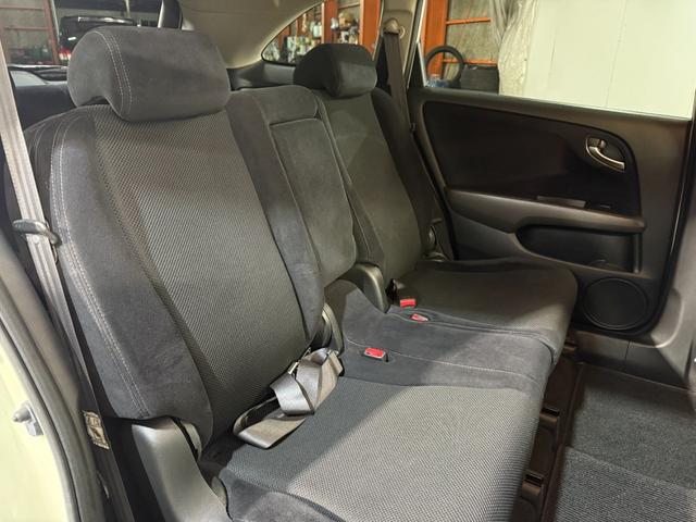 ストリーム RSZ キーレス 4WD アルミホイール(17枚目)