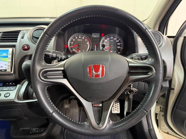 ストリーム RSZ キーレス 4WD アルミホイール(27枚目)