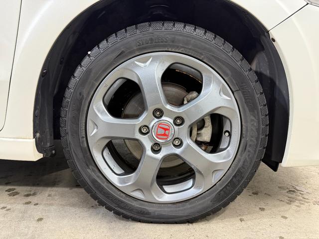 ストリーム RSZ キーレス 4WD アルミホイール(40枚目)