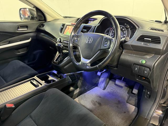 ＣＲ－Ｖ ２４Ｇ　アルミ　盗難防止　オートエアコン　リヤカメラ　ＥＴＣ車載器　禁煙　サイドエアバッグ　ドライブレコーダー　ワンセグ　パワーウインドウ　エアバッグ　ＥＳＣ　キーレス　ＤＶＤ再生可　ＡＢＳ　ナビＴＶ　４ＷＤ（18枚目）