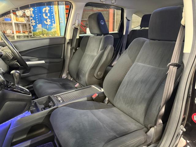 ＣＲ－Ｖ ２４Ｇ　アルミ　盗難防止　オートエアコン　リヤカメラ　ＥＴＣ車載器　禁煙　サイドエアバッグ　ドライブレコーダー　ワンセグ　パワーウインドウ　エアバッグ　ＥＳＣ　キーレス　ＤＶＤ再生可　ＡＢＳ　ナビＴＶ　４ＷＤ（21枚目）