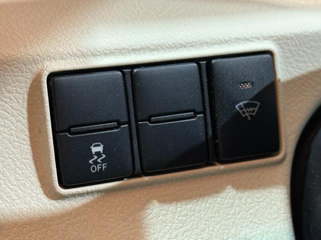 シエンタ Ｇ　ＶＳＣ　リアカメラ　デュアルパワースライドドア　４ＷＤ車　キーフリーシステム　ＡＡＣ　パワーウインドウ　ナビ＆ＴＶ　ＥＴＣ車載器　三列シート　ドライブレコーダー　盗難防止装置　メモリナビ　ＡＢＳ（39枚目）