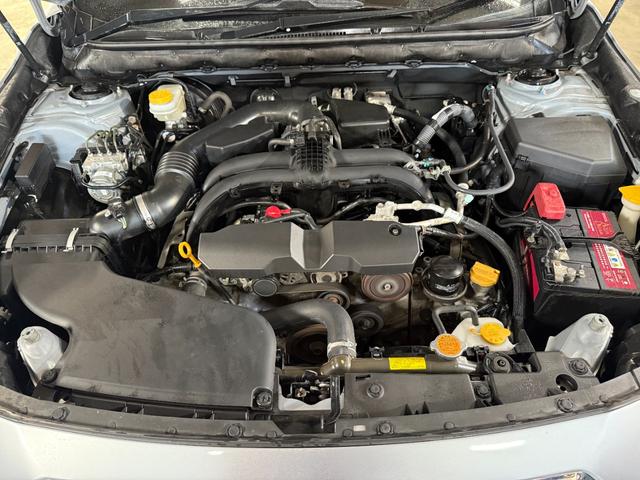 レガシィＢ４ リミテッド　インテリキー　キーレスアクセス　ＡＷ　本革　禁煙　メモリーナビ　運転席パワーシート　クルコン　前席シートヒーター　アイドリングストップ　ドライブレコーダー　４ＷＤ　エアバッグ　ナビＴＶ　ＡＢＳ　Ｂカメ（10枚目）