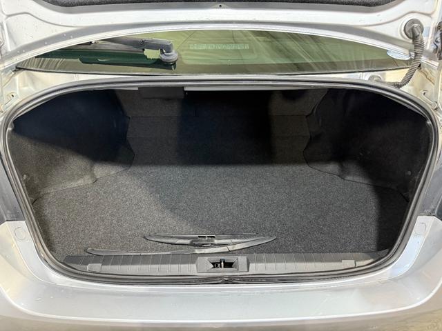 レガシィＢ４ リミテッド　インテリキー　キーレスアクセス　ＡＷ　本革　禁煙　メモリーナビ　運転席パワーシート　クルコン　前席シートヒーター　アイドリングストップ　ドライブレコーダー　４ＷＤ　エアバッグ　ナビＴＶ　ＡＢＳ　Ｂカメ（27枚目）