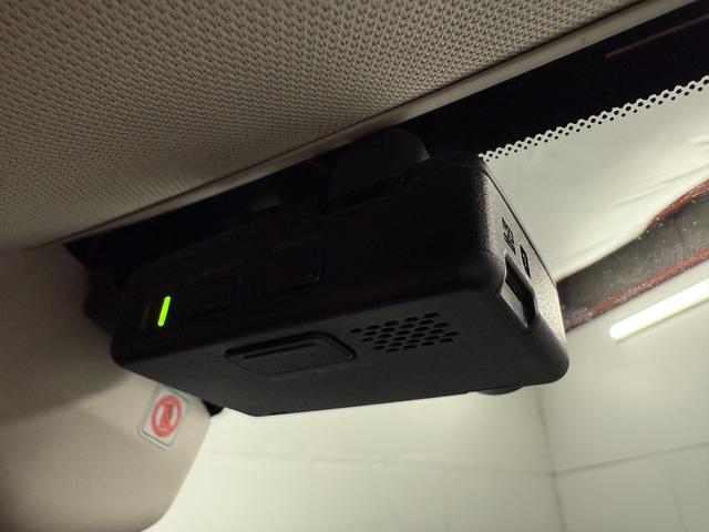 レガシィＢ４ リミテッド　インテリキー　キーレスアクセス　ＡＷ　本革　禁煙　メモリーナビ　運転席パワーシート　クルコン　前席シートヒーター　アイドリングストップ　ドライブレコーダー　４ＷＤ　エアバッグ　ナビＴＶ　ＡＢＳ　Ｂカメ（29枚目）