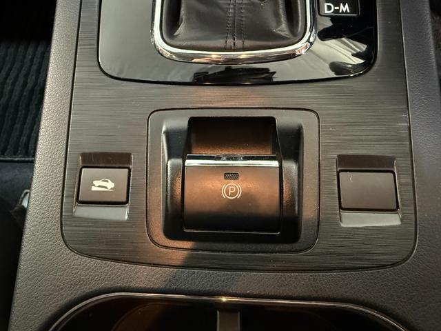 レガシィＢ４ リミテッド　インテリキー　キーレスアクセス　ＡＷ　本革　禁煙　メモリーナビ　運転席パワーシート　クルコン　前席シートヒーター　アイドリングストップ　ドライブレコーダー　４ＷＤ　エアバッグ　ナビＴＶ　ＡＢＳ　Ｂカメ（40枚目）