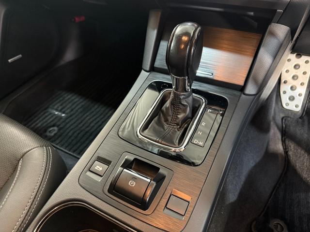 レガシィＢ４ リミテッド　インテリキー　キーレスアクセス　ＡＷ　本革　禁煙　メモリーナビ　運転席パワーシート　クルコン　前席シートヒーター　アイドリングストップ　ドライブレコーダー　４ＷＤ　エアバッグ　ナビＴＶ　ＡＢＳ　Ｂカメ（44枚目）