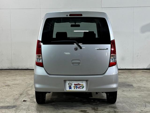 ワゴンＲ ＦＸ　シートヒータ付き　４ＷＤ車　アルミホイル　キーレスエントリーシステム　ＤＶＤ再生可能　運転席助手席エアバック　メモリナビ　エアバック　パワステ　ベンチシート車　オ－トエアコン　ナビ・ＴＶ（9枚目）