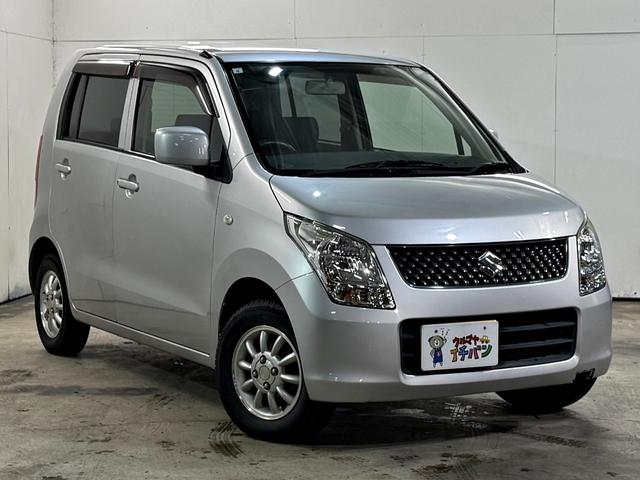 ワゴンＲ ＦＸ　シートヒータ付き　４ＷＤ車　アルミホイル　キーレスエントリーシステム　ＤＶＤ再生可能　運転席助手席エアバック　メモリナビ　エアバック　パワステ　ベンチシート車　オ－トエアコン　ナビ・ＴＶ（12枚目）