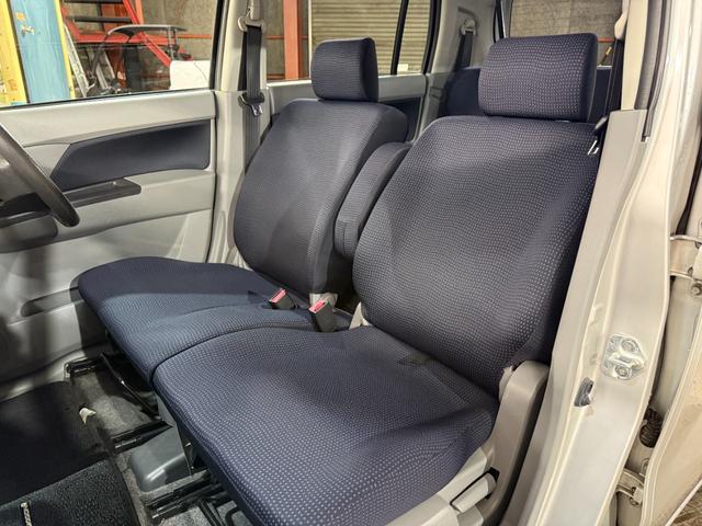 ワゴンＲ ＦＸ　シートヒータ付き　４ＷＤ車　アルミホイル　キーレスエントリーシステム　ＤＶＤ再生可能　運転席助手席エアバック　メモリナビ　エアバック　パワステ　ベンチシート車　オ－トエアコン　ナビ・ＴＶ（17枚目）