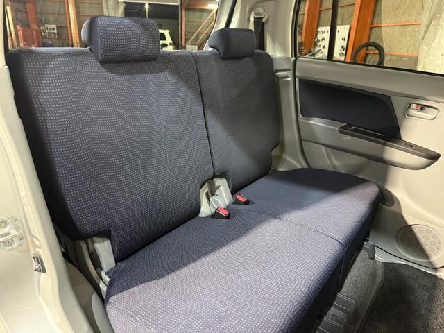 ワゴンＲ ＦＸ　シートヒータ付き　４ＷＤ車　アルミホイル　キーレスエントリーシステム　ＤＶＤ再生可能　運転席助手席エアバック　メモリナビ　エアバック　パワステ　ベンチシート車　オ－トエアコン　ナビ・ＴＶ（21枚目）