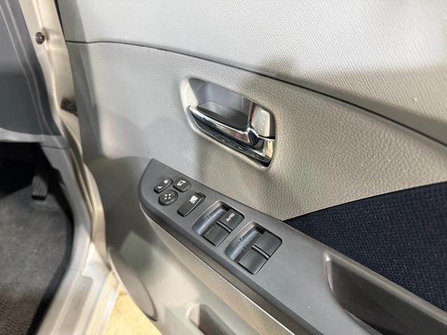 ワゴンＲ ＦＸ　シートヒータ付き　４ＷＤ車　アルミホイル　キーレスエントリーシステム　ＤＶＤ再生可能　運転席助手席エアバック　メモリナビ　エアバック　パワステ　ベンチシート車　オ－トエアコン　ナビ・ＴＶ（32枚目）