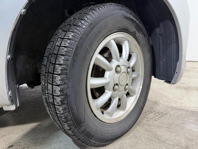 ワゴンＲ ＦＸ　シートヒータ付き　４ＷＤ車　アルミホイル　キーレスエントリーシステム　ＤＶＤ再生可能　運転席助手席エアバック　メモリナビ　エアバック　パワステ　ベンチシート車　オ－トエアコン　ナビ・ＴＶ（41枚目）