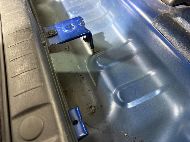 ジムニー クロスアドベンチャーＸＣ　Ｓヒーター　ダブルエアバック　地デジＴＶ　ＡＷ　ＤＶＤ視聴　メモリーナビ　キーレス付　切替式４ＷＤ　マニュアルエアコン　パワーウィンドウ　エアバック　ＡＵＸ　ドライブレコーダー　パワーステアリング（40枚目）