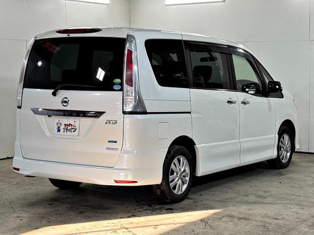 セレナ ハイウェイスター　キーレスＥ　Ｗエアバック　両面パワースライドドア　アイドリングＳ　禁煙　Ｂカメラ　メモリーナビ　ＡＡＣ　ナビＴＶ　ＤＶＤ再生　ＡＢＳ　盗難防止装置　パートタイム４ＷＤ　エアバッグ　ＰＳ　ＰＷ　ＶＤＣ（14枚目）