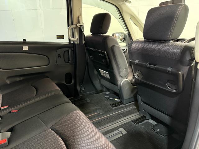 セレナ ハイウェイスター　キーレスＥ　Ｗエアバック　両面パワースライドドア　アイドリングＳ　禁煙　Ｂカメラ　メモリーナビ　ＡＡＣ　ナビＴＶ　ＤＶＤ再生　ＡＢＳ　盗難防止装置　パートタイム４ＷＤ　エアバッグ　ＰＳ　ＰＷ　ＶＤＣ（23枚目）