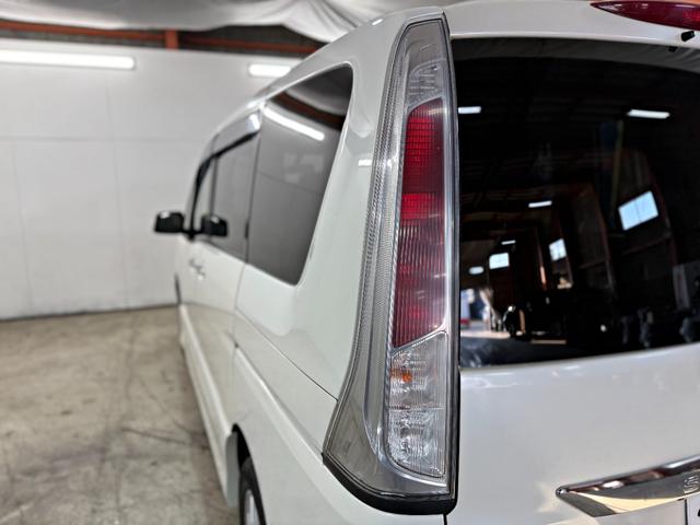 セレナ ハイウェイスター　キーレスＥ　Ｗエアバック　両面パワースライドドア　アイドリングＳ　禁煙　Ｂカメラ　メモリーナビ　ＡＡＣ　ナビＴＶ　ＤＶＤ再生　ＡＢＳ　盗難防止装置　パートタイム４ＷＤ　エアバッグ　ＰＳ　ＰＷ　ＶＤＣ（32枚目）