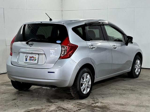 ノート X FOUR 禁煙 踏み間違い衝突防止 VSA 車線逸脱警報装置 インテリジェントキ 助手席エアバッグ キーレス 切替4WD PW エアバック 寒冷地仕様 盗難防止装置 パワーステアリング ABS AAC(10枚目)