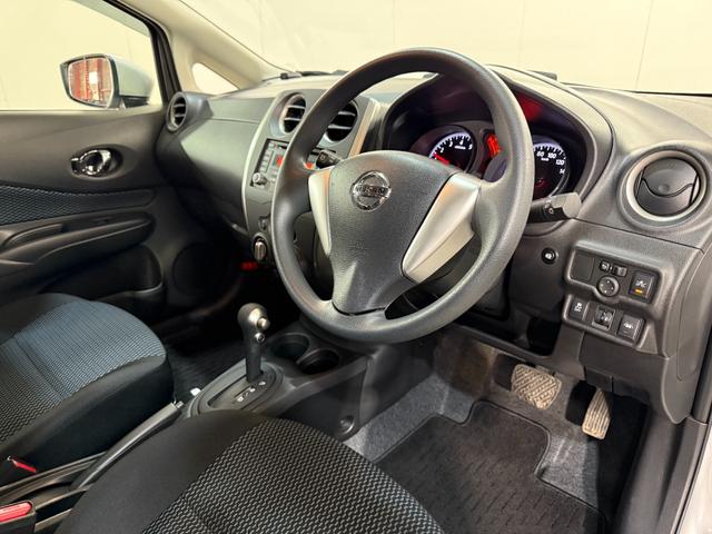 ノート X FOUR 禁煙 踏み間違い衝突防止 VSA 車線逸脱警報装置 インテリジェントキ 助手席エアバッグ キーレス 切替4WD PW エアバック 寒冷地仕様 盗難防止装置 パワーステアリング ABS AAC(13枚目)