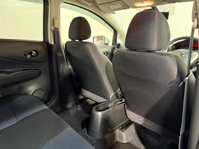 ノート X FOUR 禁煙 踏み間違い衝突防止 VSA 車線逸脱警報装置 インテリジェントキ 助手席エアバッグ キーレス 切替4WD PW エアバック 寒冷地仕様 盗難防止装置 パワーステアリング ABS AAC(19枚目)