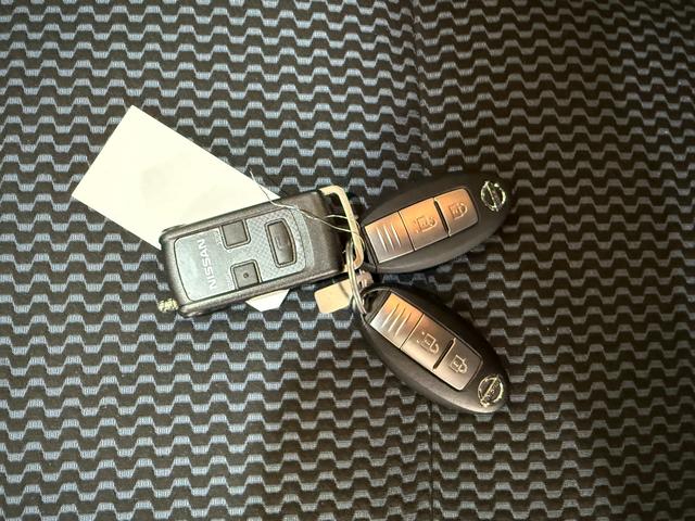 ノート X FOUR 禁煙 踏み間違い衝突防止 VSA 車線逸脱警報装置 インテリジェントキ 助手席エアバッグ キーレス 切替4WD PW エアバック 寒冷地仕様 盗難防止装置 パワーステアリング ABS AAC(23枚目)