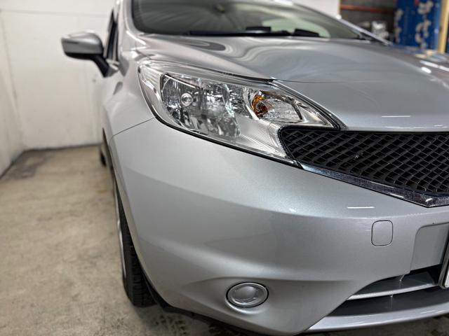 ノート X FOUR 禁煙 踏み間違い衝突防止 VSA 車線逸脱警報装置 インテリジェントキ 助手席エアバッグ キーレス 切替4WD PW エアバック 寒冷地仕様 盗難防止装置 パワーステアリング ABS AAC(24枚目)