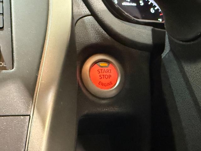 ノート X FOUR 禁煙 踏み間違い衝突防止 VSA 車線逸脱警報装置 インテリジェントキ 助手席エアバッグ キーレス 切替4WD PW エアバック 寒冷地仕様 盗難防止装置 パワーステアリング ABS AAC(33枚目)