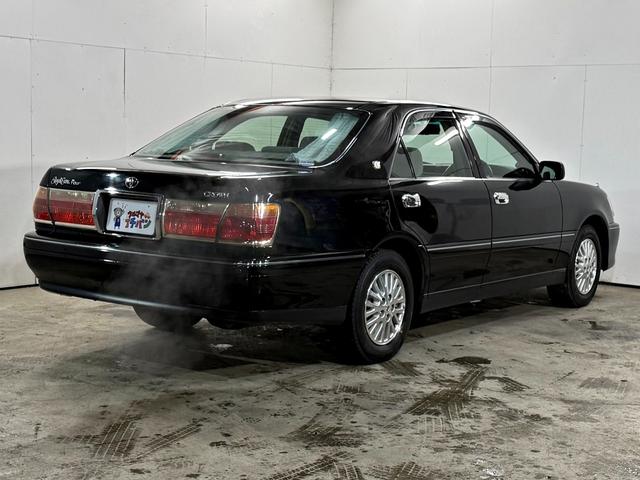 クラウン ロイヤルエクストラＦｏｕｒ　Ｑパッケージ　４ＷＤ　エアバック　パワステ　パワーウインド　ＡＢＳ　エアコン　キーレスキー　パワーシート　禁煙車（10枚目）