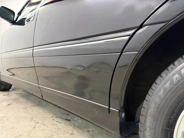 クラウン ロイヤルエクストラＦｏｕｒ　Ｑパッケージ　４ＷＤ　エアバック　パワステ　パワーウインド　ＡＢＳ　エアコン　キーレスキー　パワーシート　禁煙車（37枚目）